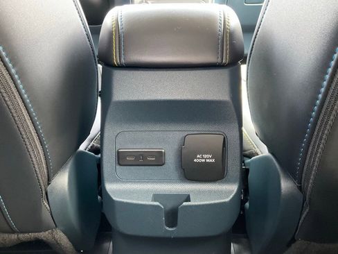 Used 2025 Ford Maverick Lobo AWD/4WD image 23