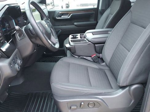 Used 2025 Chevrolet Silverado 1500 LT image 18