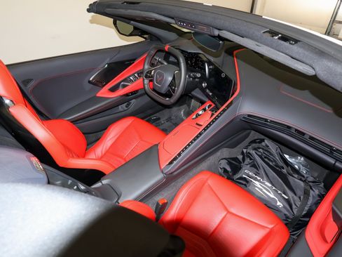 Used 2024 Chevrolet Corvette Stingray Preferred Conv w/ Z51 Performance Package RWD image 26