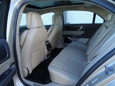 Used 2017 Lincoln Continental Reserve w/ Technology Package image 19