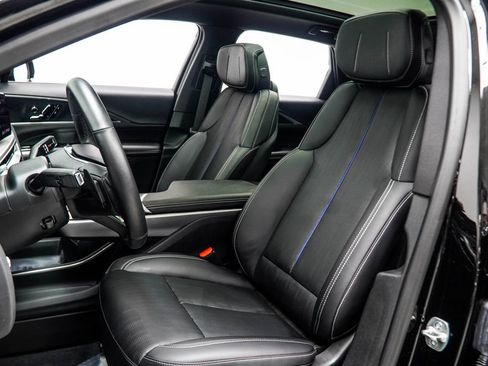 Used 2025 Cadillac Lyriq Sport w/ LPO, Floor Liner Package AWD/4WD image 39