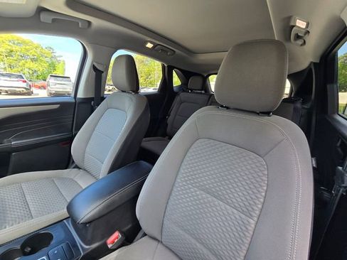 Used 2022 Ford Escape SE w/ SE Sport Appearance Package image 23