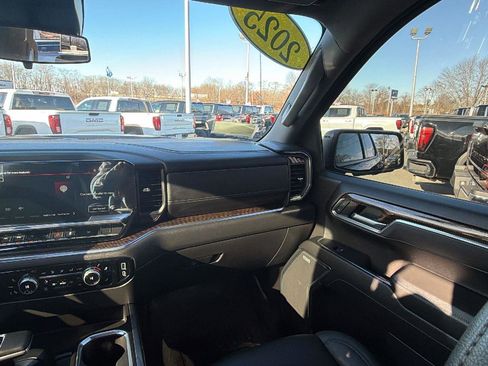 Certified 2025 GMC Sierra 1500 Elevation w/ Elevation Premium Package image 26