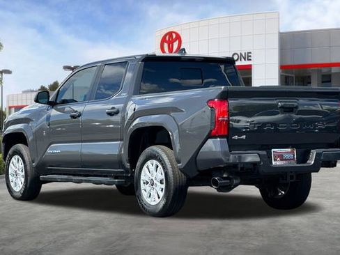 Certified 2025 Toyota Tacoma SR5 AWD/4WD image 7