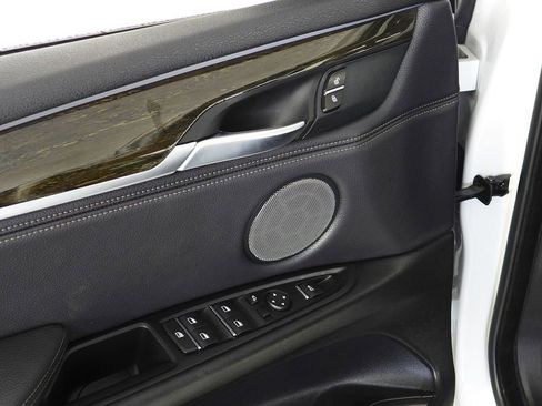 Used 2018 BMW X5 xDrive40e image 12