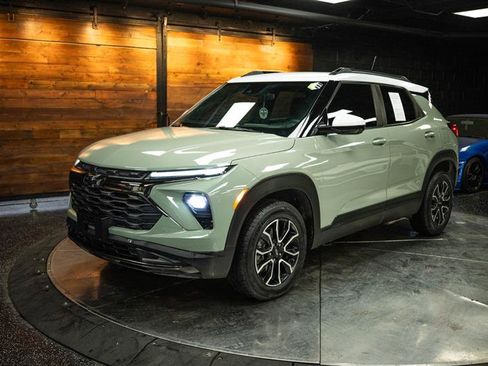 Used 2024 Chevrolet TrailBlazer ACTIV image 2