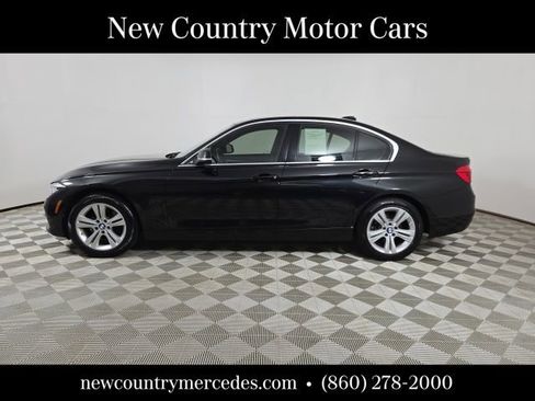Used 2018 BMW 330i xDrive Sedan AWD/4WD image 4