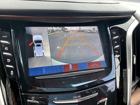 Used 2020 Cadillac Escalade Luxury RWD image 14