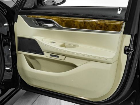 Used 2017 BMW 740i xDrive image 43