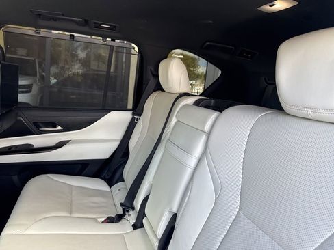 Used 2022 Lexus LX 600 4WD w/ Appearance Package image 30