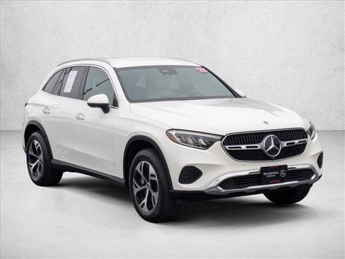 Certified 2025 Mercedes-Benz GLC 350e 4MATIC image 6