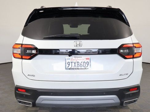 Used 2025 Honda Pilot Elite image 5