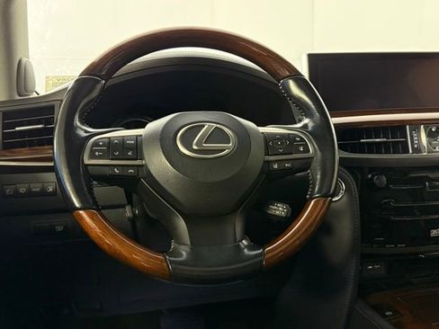 Used 2017 Lexus LX 570 4WD image 26