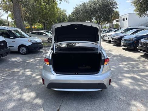 Used 2022 Toyota Corolla LE FWD image 27