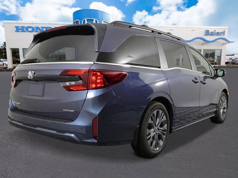 New 2026 Honda Odyssey Touring image 5