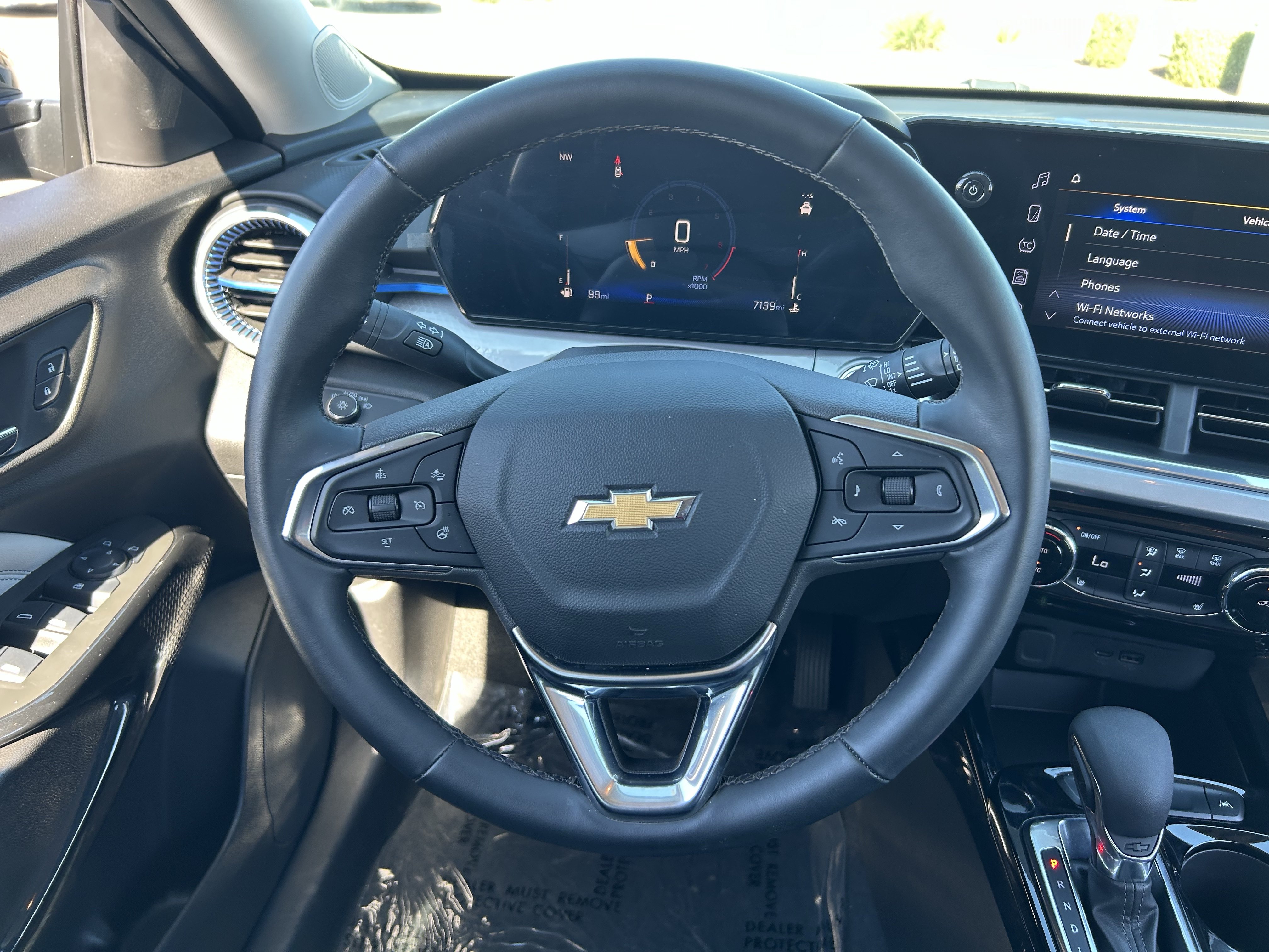 Used 2025 Chevrolet Trax LT w/ Driver Confidence Package FWD image 22