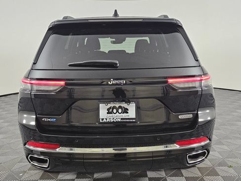 Used 2022 Jeep Grand Cherokee Overland AWD/4WD image 4