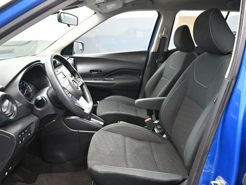 Used 2021 Nissan Kicks S image 6