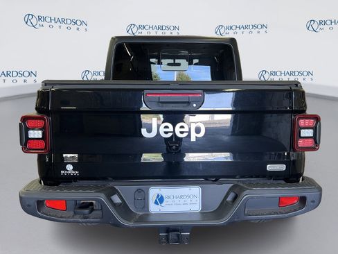 Certified 2020 Jeep Gladiator Overland image 5