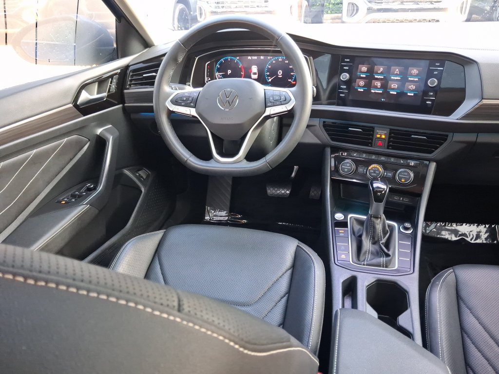 Certified 2024 Volkswagen Jetta SEL FWD image 17