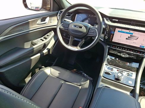 New 2026 Jeep Grand Cherokee L Limited AWD/4WD image 10