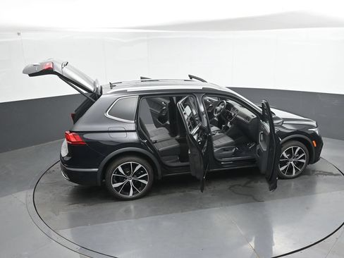 Used 2022 Volkswagen Tiguan SEL R-Line AWD/4WD image 49