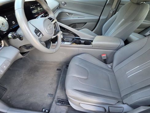 Used 2025 Hyundai Elantra SEL FWD image 6