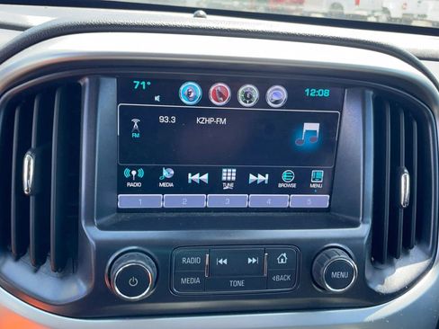 Used 2017 Chevrolet Colorado LT w/ LT Convenience Package RWD image 11