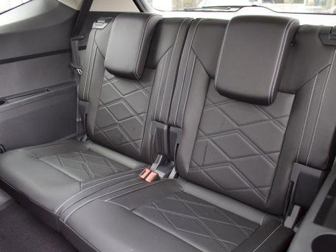 New 2026 Volkswagen Atlas SE image 28