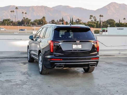 Used 2024 Cadillac XT6 Premium Luxury image 7