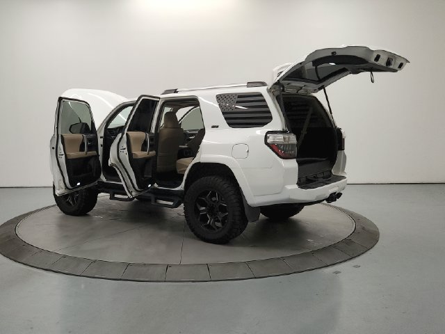 Used 2021 Toyota 4Runner SR5 Premium w/ Moonroof Package AWD/4WD image 12