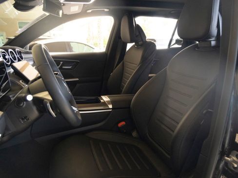 Used 2026 Mercedes-Benz GLC 300 image 13