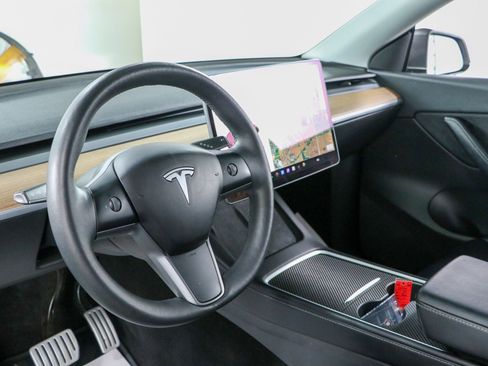 Used 2022 Tesla Model Y Performance AWD/4WD image 20