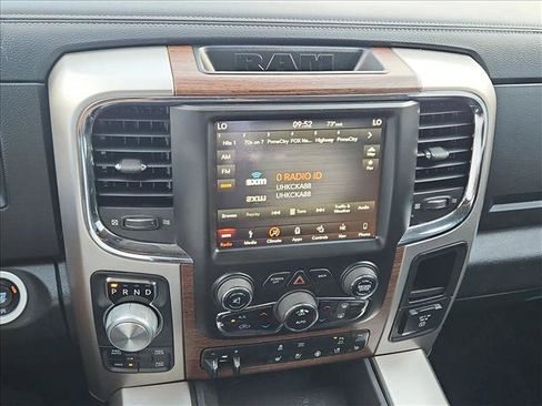 Used 2018 RAM 1500 Laramie w/ Convenience Group AWD/4WD image 15