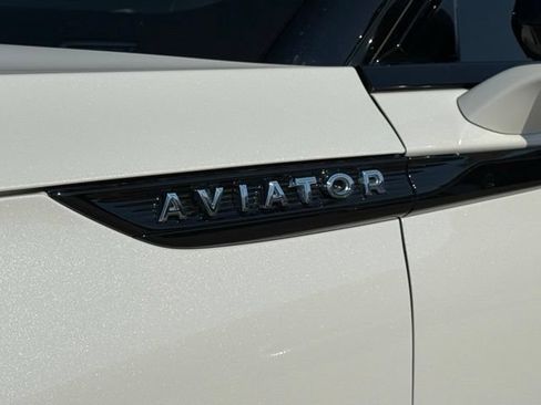 Used 2022 Lincoln Aviator Reserve w/ Equipment Group 201A RWD image 5