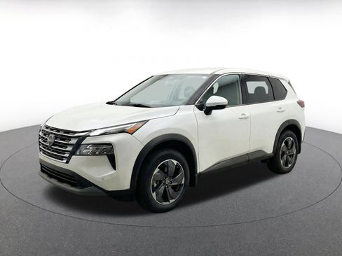 Used 2025 Nissan Rogue SV AWD/4WD image 8