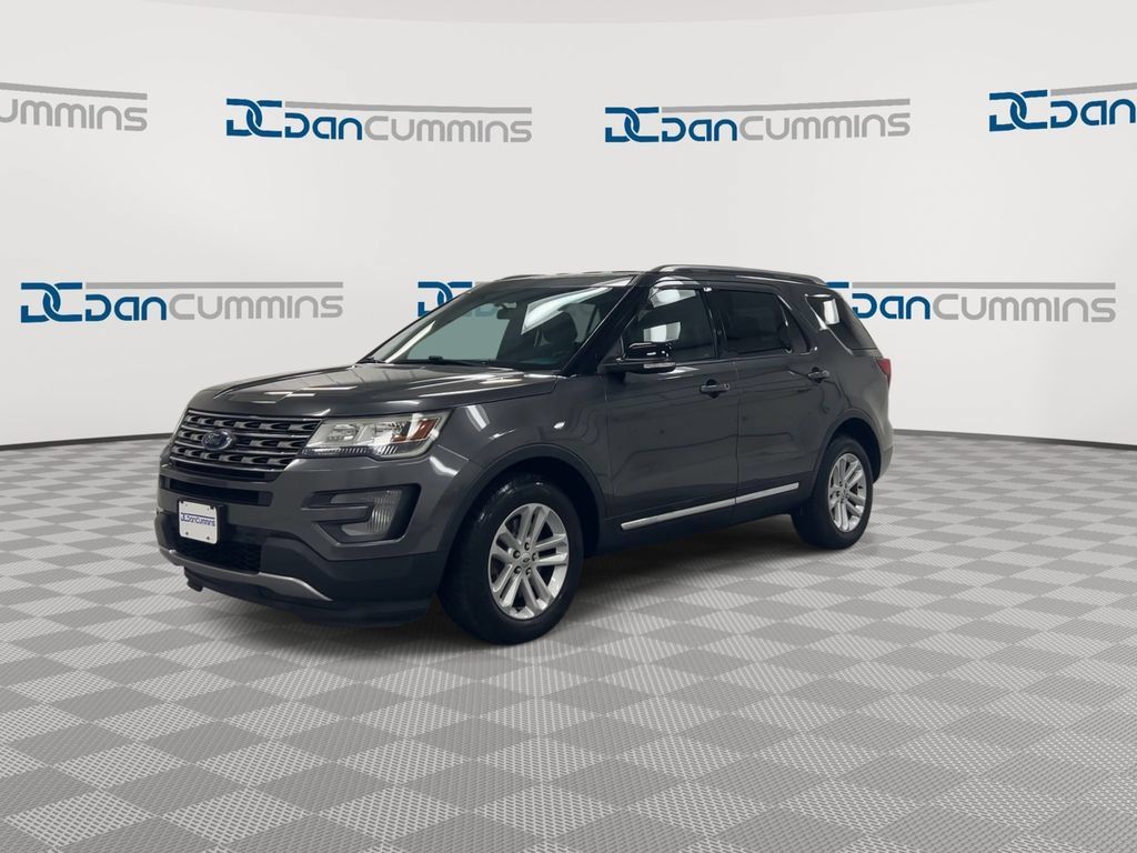 Used 2017 Ford Explorer XLT FWD image 4