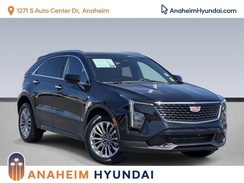 Used 2024 Cadillac XT4 Premium Luxury image 1