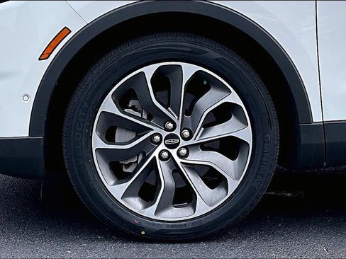 Used 2022 Lincoln Nautilus Reserve w/ Equipment Group 201A AWD/4WD image 32