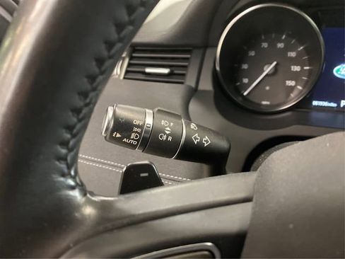 Used 2019 Land Rover Range Rover Evoque SE Premium image 19