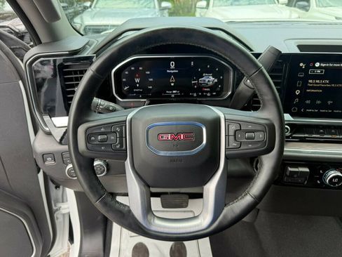 Used 2026 GMC Sierra 1500 SLT AWD/4WD image 5