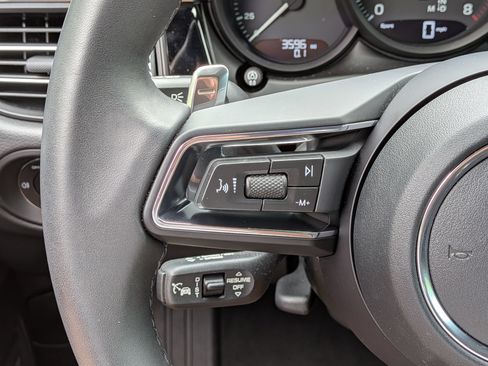 Certified 2026 Porsche Macan AWD/4WD image 8