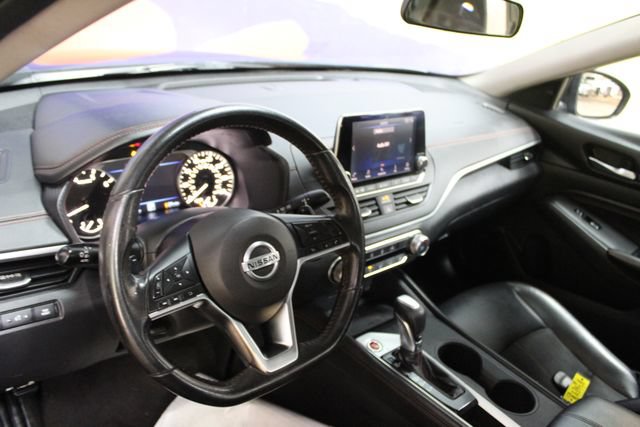 Used 2022 Nissan Altima 2.5 SR FWD image 13