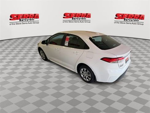 Used 2025 Toyota Corolla LE image 7