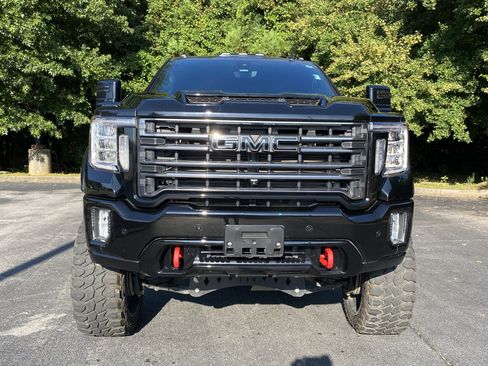 Used 2021 GMC Sierra 2500 AT4 w/ AT4 Premium Plus Package AWD/4WD image 3