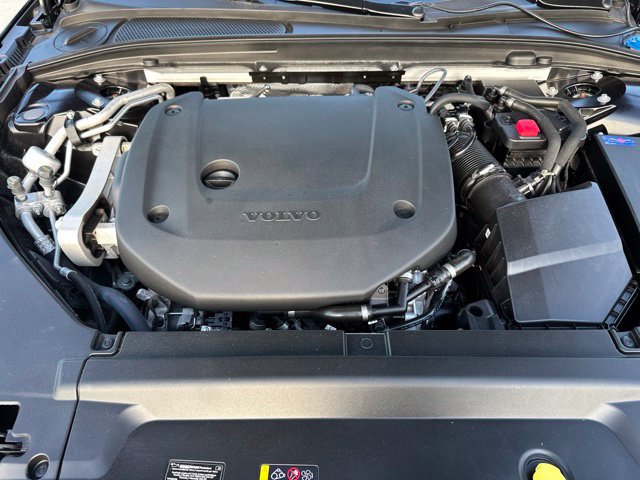 Certified 2025 Volvo V90 B6 Cross Country Ultra AWD/4WD image 33