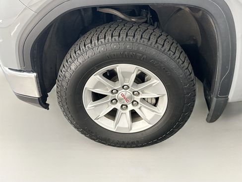 Used 2024 GMC Sierra 1500 SLE image 11