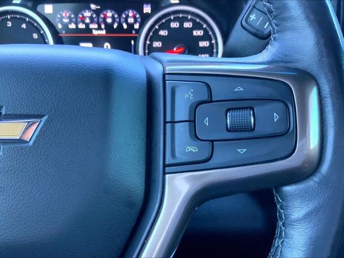 Used 2022 Chevrolet Silverado 1500 High Country w/ Technology Package image 25