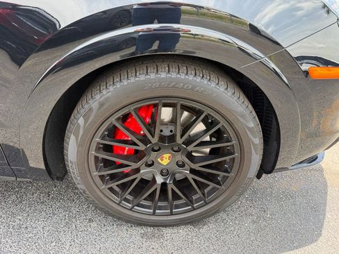 Used 2023 Porsche Cayenne GTS AWD/4WD image 38