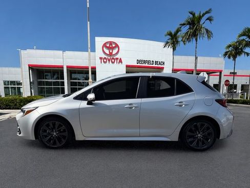 Used 2025 Toyota Corolla XSE FWD image 4